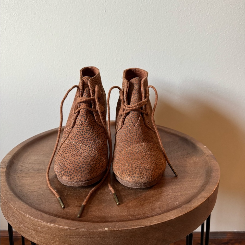 Toms Brown Chukka Boots with Suede Upper and Crepe Soles